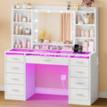 Pour un interieur harmonieux, commode avec tiroirs, avec etageres en finition blanc