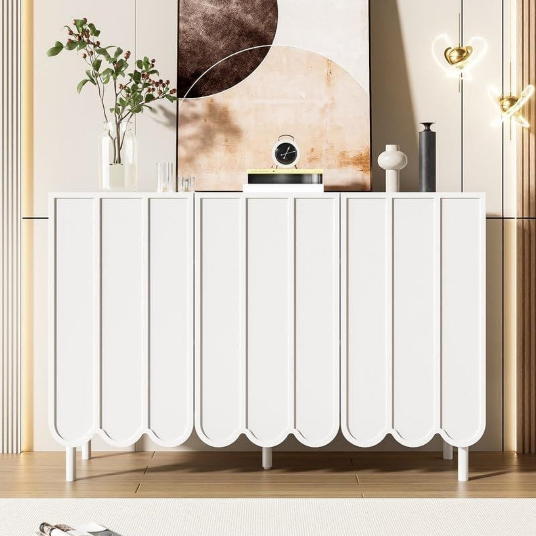 Le charme du rangement avec ce buffet avec portes, avec etageres, coloris blanc et bois naturel