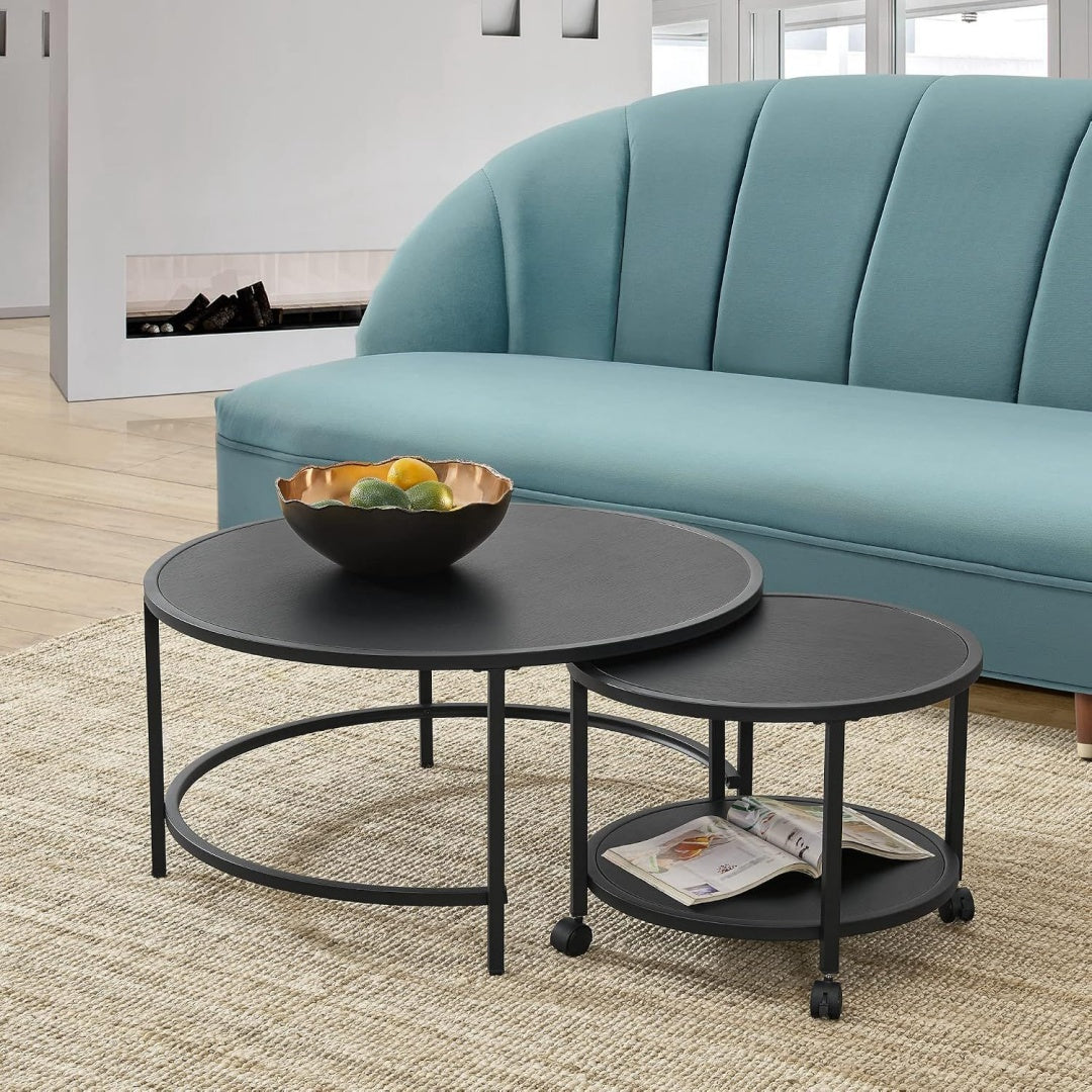 Pour un interieur harmonieux, table aux lignes soignees en finition noir