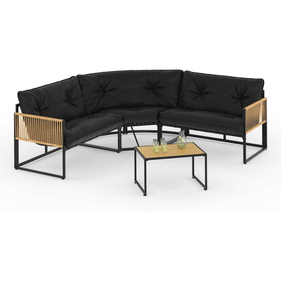 Le charme du rangement avec ce table avec details en rotin, coloris noir